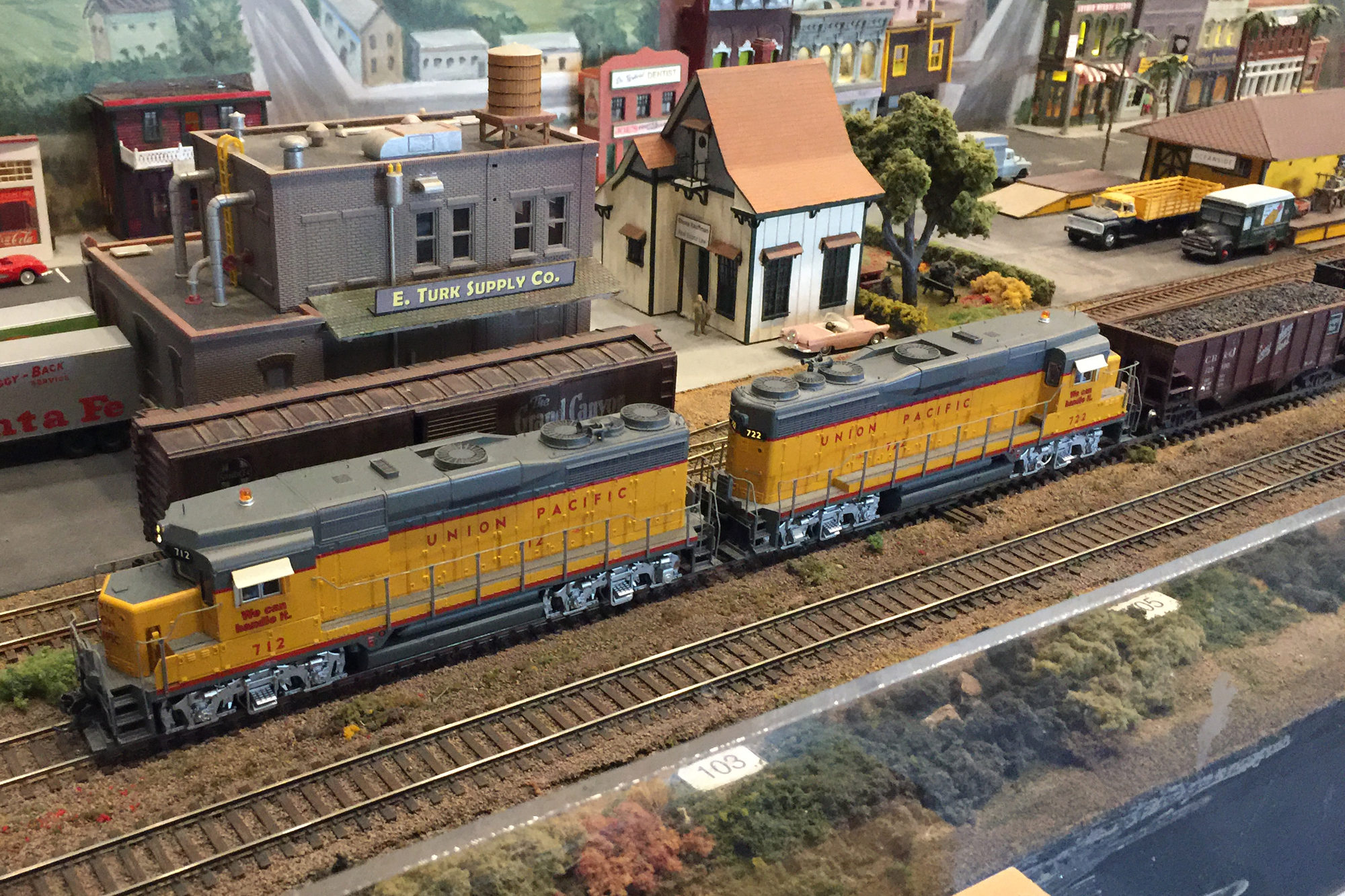 Union Pacific pulling a freight train at the HO scale North County Model Raiload Society.
